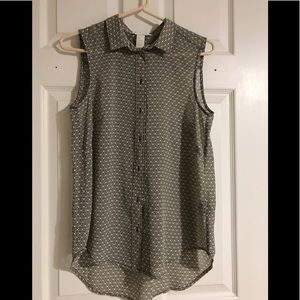 🔴 H&M black and white patterned tank